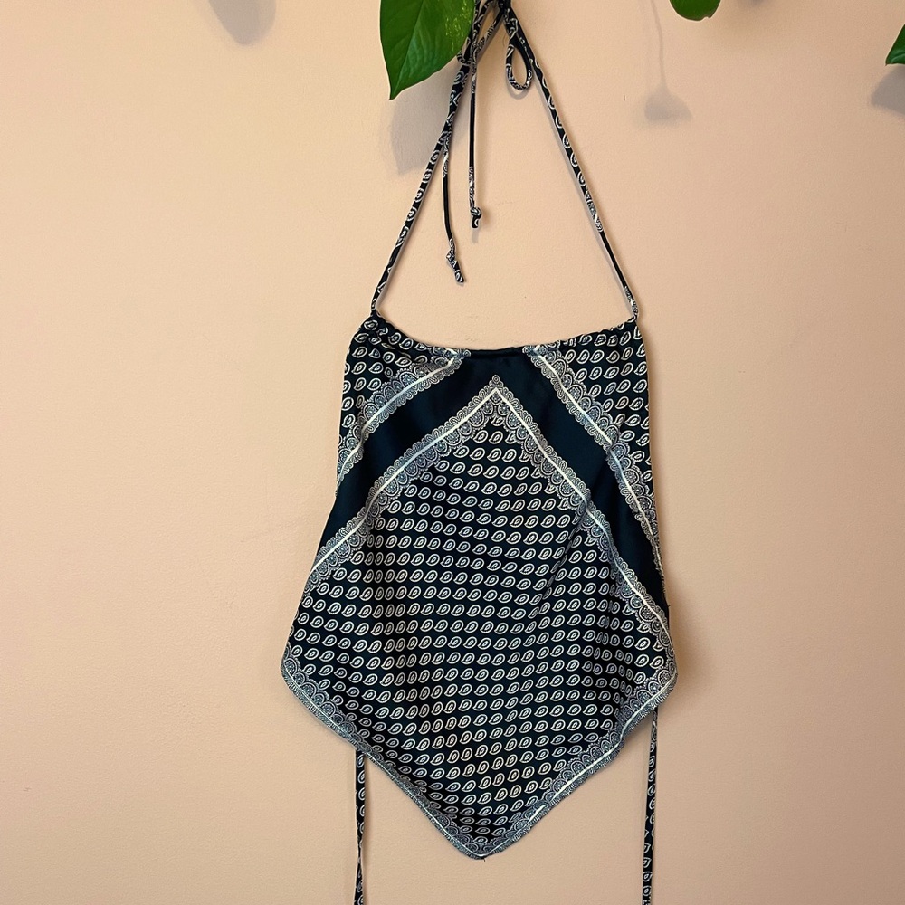 Cotton candy La black and white bandanna halter crop